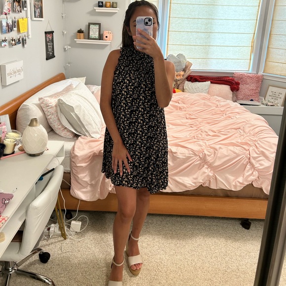 Smocked Floral High Neck Dress - Picture 5 of 6